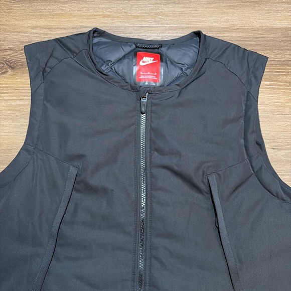 Nike Gilet Men MEDIUM Black Tech Duck Down Insulated Quilt Lined Bodywarmer Vest - Picture 2 of 14